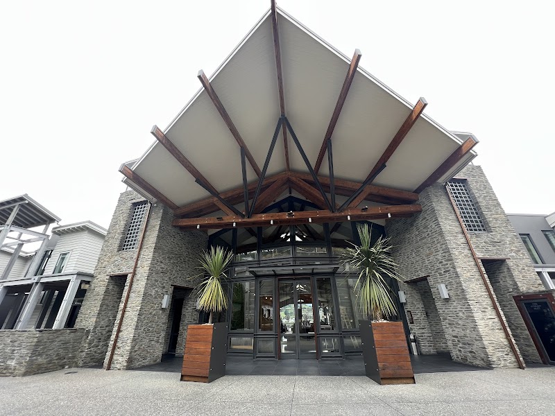 The Rees Hotel, Luxury Apartments & Lakeside Residences Queenstown - Hotel Spa in Queenstown