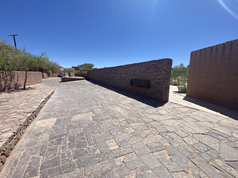 Tierra Atacama, Beckons