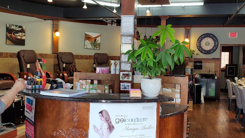Tres Bien Nails Inc Wilmette - Day Spa in Wilmette