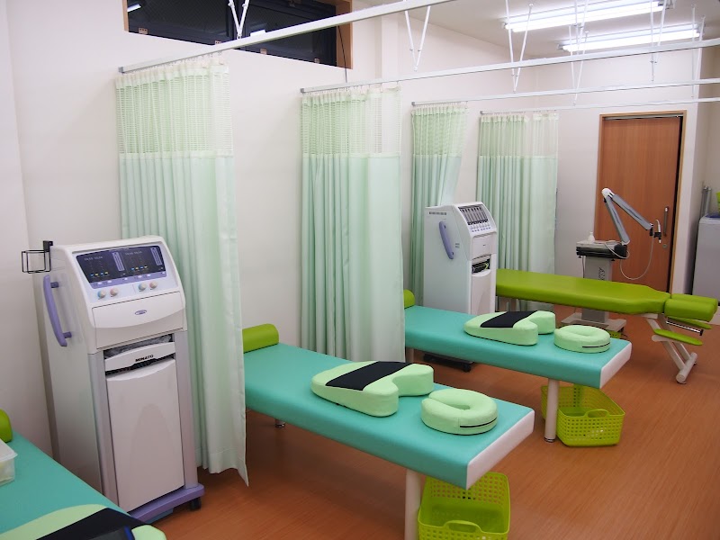 Ukifuna Osteopathic Clinic & Acupuncture Massage Clinic Kita City - Day Spa in Kita City