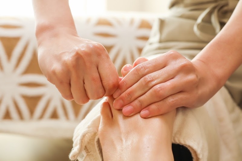 Uterus Aligning Foot Reflexology Fukuoka City Fukuoka City Chuo Ward - Day Spa in Fukuoka City Chuo Ward