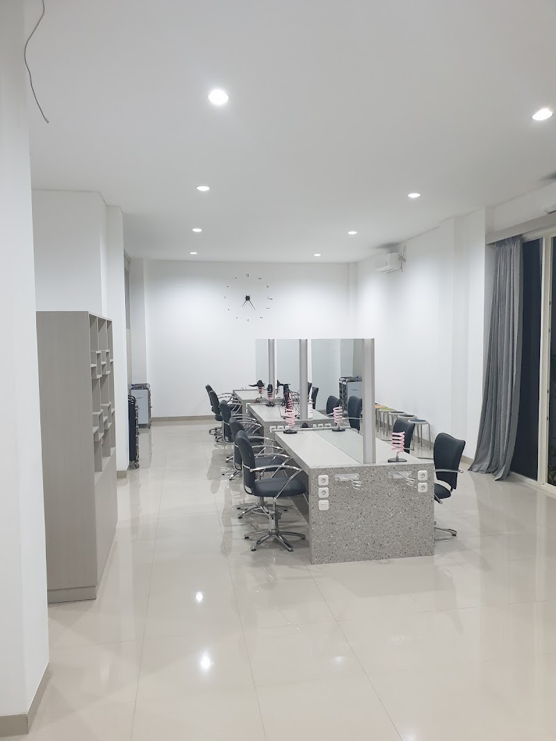 Vallerie Beauty Clinic Kota Kupang - Medical Spa in Kota Kupang