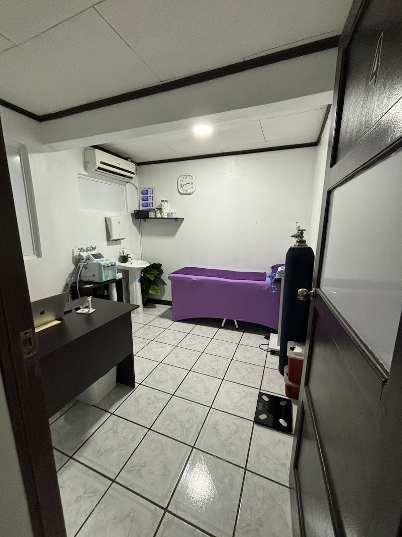 Vane Wright salón y spa Limón - Day Spa in Limón