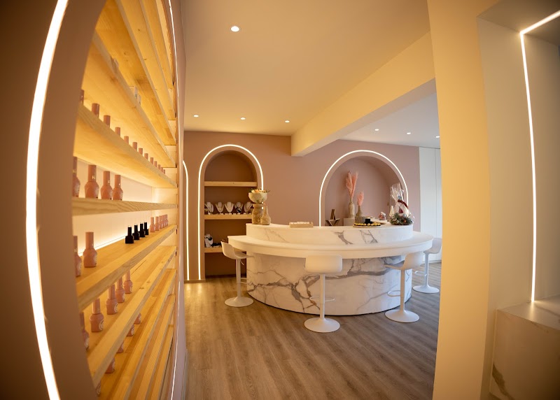 Velvet Beauty Lab Grigoriou Lampraki 146 - Day Spa in Grigoriou Lampraki 146