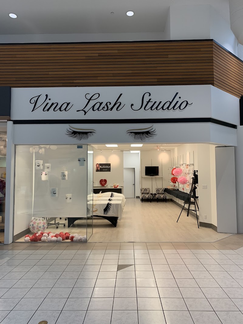 Vina Lash Studio Nanaimo - Day Spa in Nanaimo