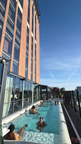 Voltage Lounge Pool Club Västerås - Day Spa in Västerås