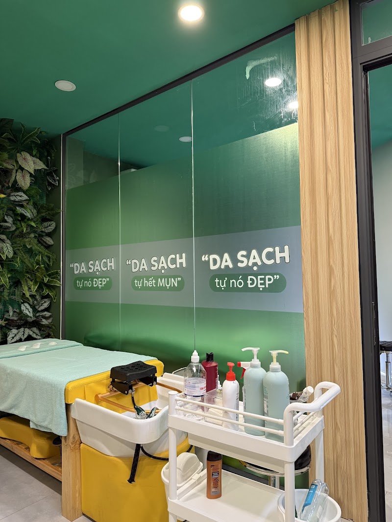 W Facewash - Da Sạch Tự Hết Mụn Quận 1 - Day Spa in Quận 1