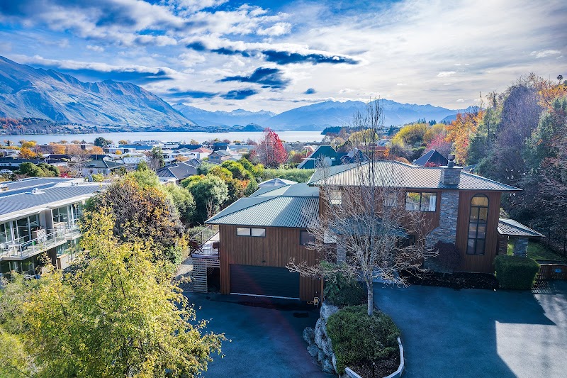 Wanaka Springs Lodge - Resort Spa in Wanaka
