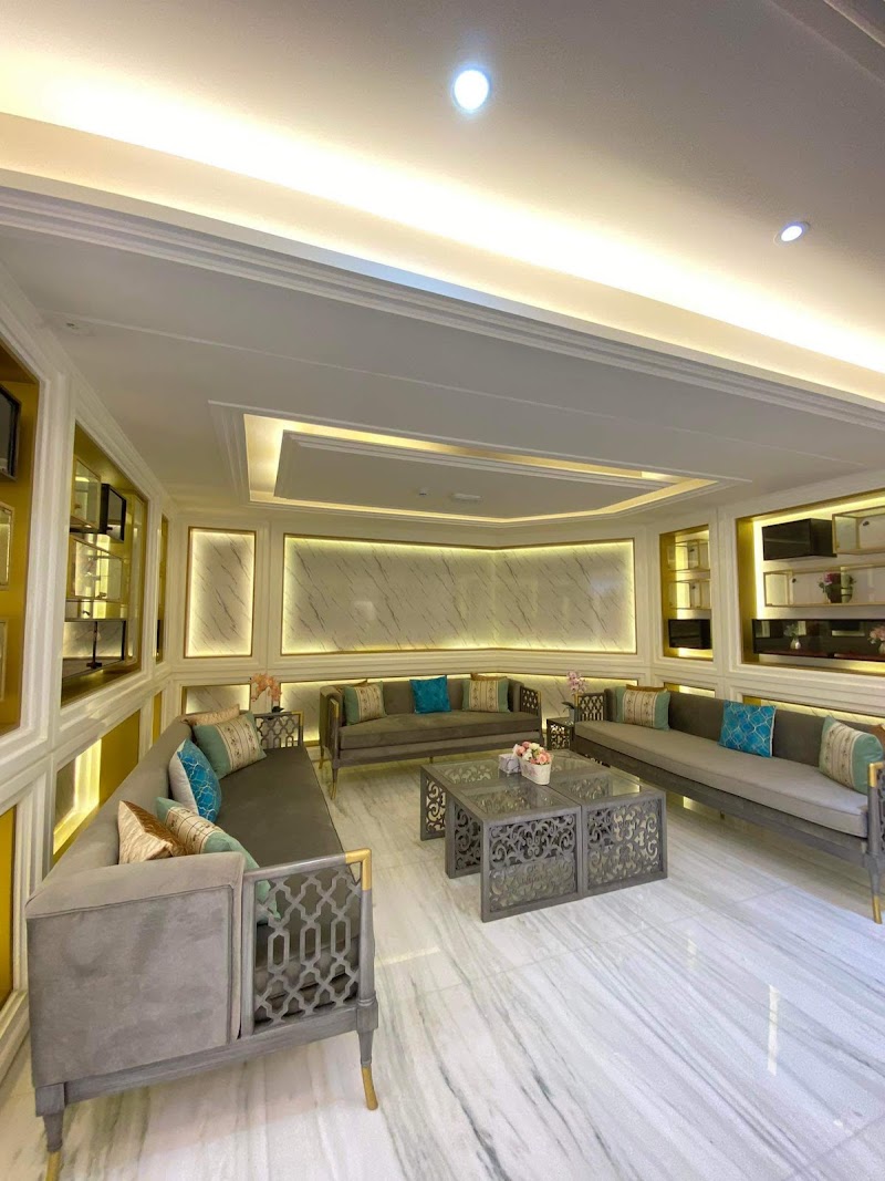 Warisa Relaxing Salon (women massage and nails service) Grand Hyatt Doha