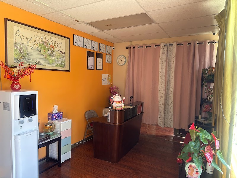 Warner Plaza Foot Spa Woodland Hills - Day Spa in Woodland Hills