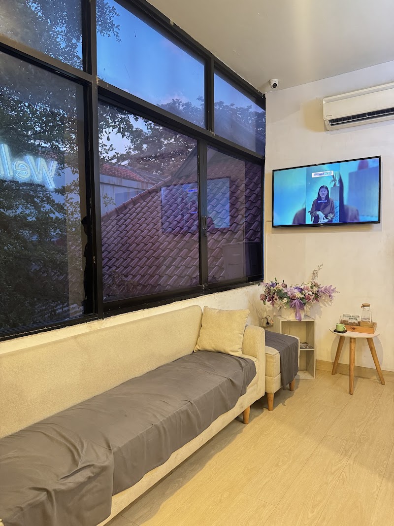 Well Family Massage & Reflexology Bandung