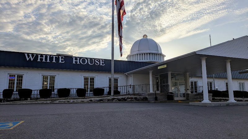 White House Salon Richland Center - Day Spa in Richland Center