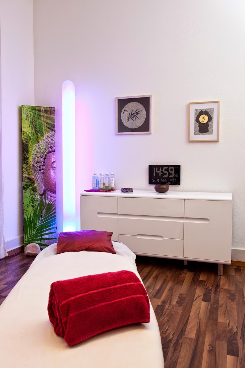 Yannyck Uhlmann Massage & Wellness Basel - Wellness Retreat in Basel
